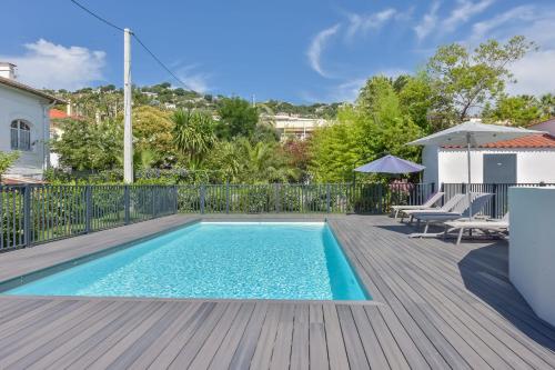 SERRENDY Apartment in residential property with swimming pool
