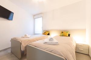 SERRENDY Cannes 15 min to the Palais and the beaches Swimming Pool