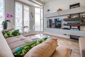 Appartement SERRENDY In the heart of Cannes a few steps from the famous Croisette 32 rue du commandant André 06400 Cannes Provence-Alpes-Côte d\'Azur