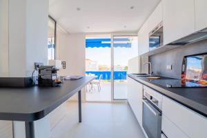 SERRENDY Just one minute walk to the beaches! View of the sea terrace