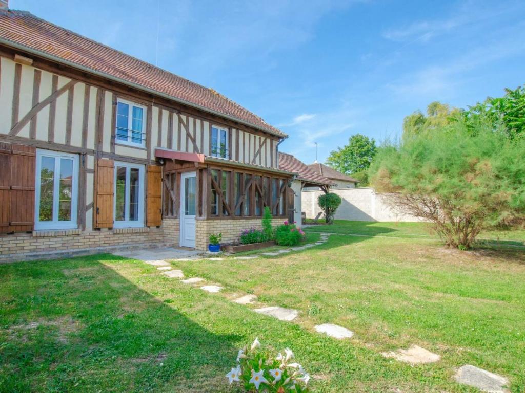 SERRENDY  RARE !  Superbe 3 pièces avec jardin & vue sur la mer 