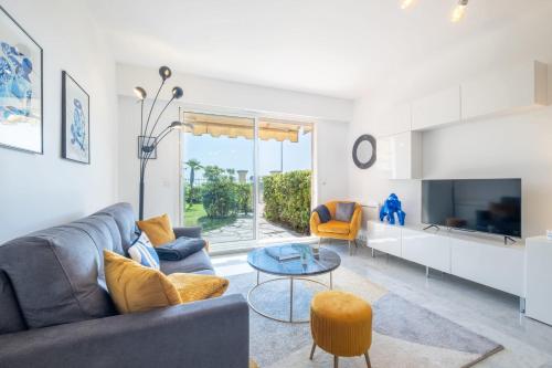 SERRENDY  RARE !  Superbe 3 pièces avec jardin & vue sur la mer 