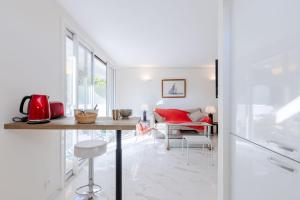 Appartement SERRENDY Renovated 1-bedroom apartment in a private estate 12 rue Jean Cresp 06400 Cannes Provence-Alpes-Côte d\'Azur