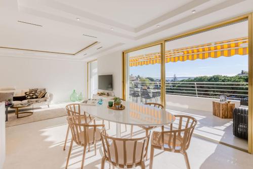 SERRENDY Splendid 3-bedroom apartment within an upscale