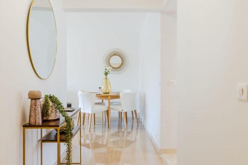 SERRENDY Stylish 1-bedroom apartment with terrace