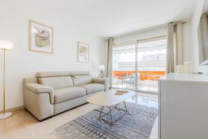 SERRENDY Stylish 1-bedroom apartment with terrace