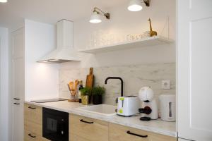 Sesimbra Beach House by Saudade