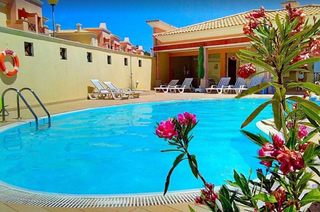Sesimbra Sea Apartment Shared Pool & Beach Rua das Caravelas 4A, 2970-530 Sesimbra