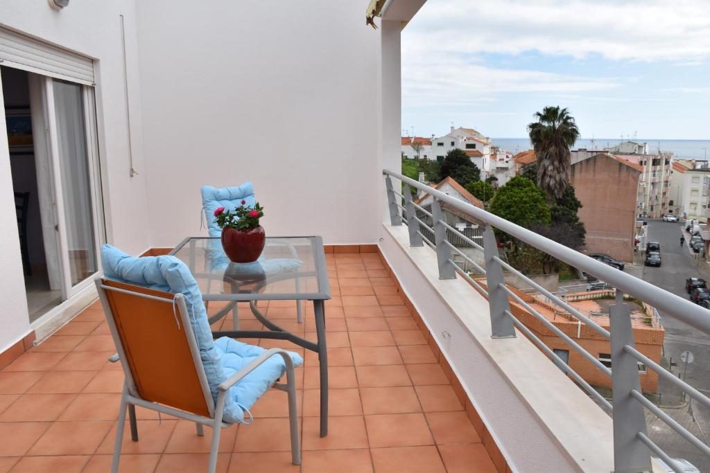 Sesimbra Terrace Oasis Rua Major Joaquim Preto Chagas 7 2ª I, 2970-770 Sesimbra