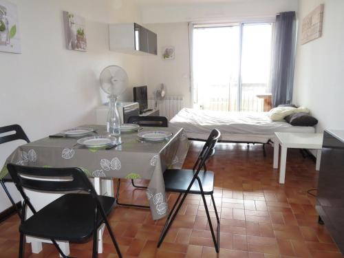 Appartement Appartement Sète, 1 pièce, 4 personnes - FR-1-338-384 8 Boulevard Joliot Curie Rés Les Grangettes n°14 bat B Sète