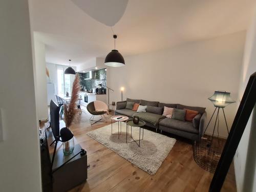 SETE Bel appartement rénové. Superbe emplacement.