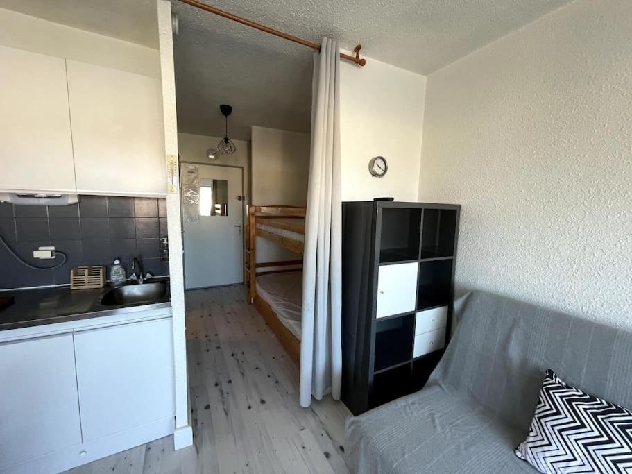 Appartement Sète Studio cabine 4 pers, vue sur canal, 200m plage Port Cros 2 Quai du Hunier 34200 Sète