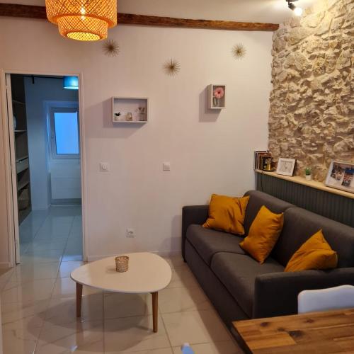Sète, T2 cosy et atypique, Jardin Château d'eau, centre ville