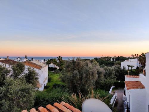 Shades Of Blue With Ocean View - Fast Wifi