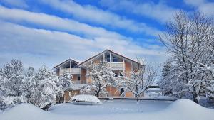 Shania Residence