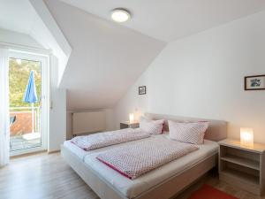 Simplistic Apartment in Bad D rrheim with Garden Balcony