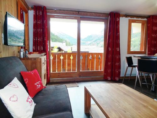 Simplistic Apartment in M ribel near Les 3 Vall es