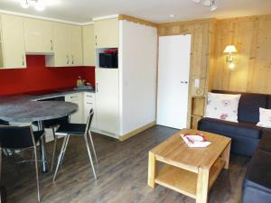 Simplistic Apartment in M ribel near Les 3 Vall es