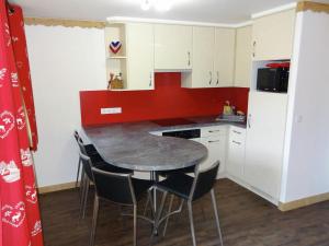 Simplistic Apartment in M ribel near Les 3 Vall es