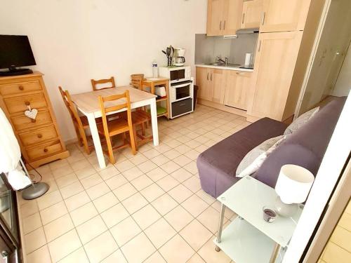 Appartement Six-Fours-les-Plages, 2 pièces, 4 personnes - FR-1-316-21 Six-Fours-les-Plages france