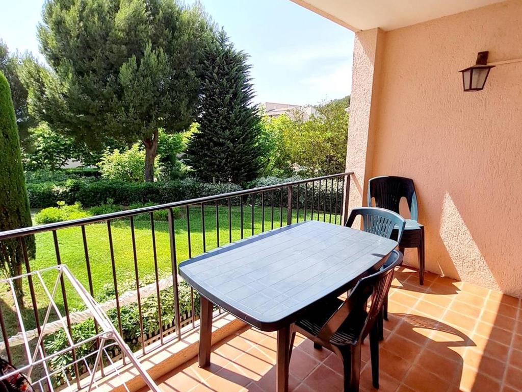 Appartement Appartement Six-Fours-les-Plages, 3 pièces, 6 personnes - FR-1-316-122 2 Place Des Alpilles - La Coudouliere -, 83140 Six-Fours-les-Plages