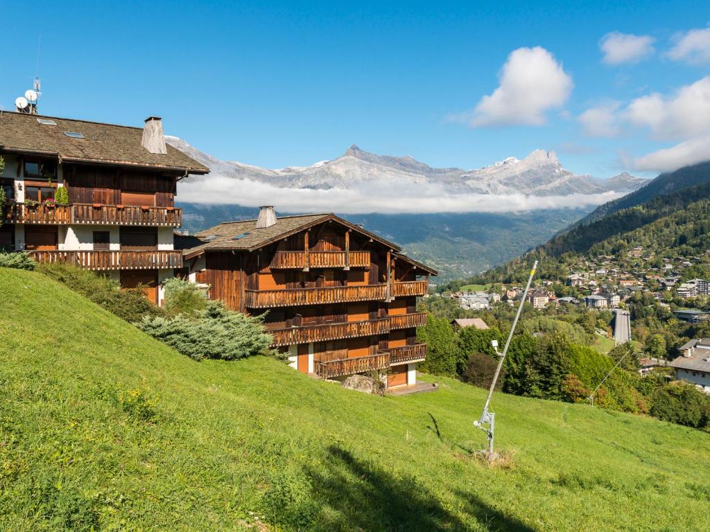 Appartement Ski-in/ski-out & pool: great for summer and winter Chalet 4, Apartment 10 Residence les G'rets, Rue de Mont Joly 74170 Saint-Gervais-les-Bains