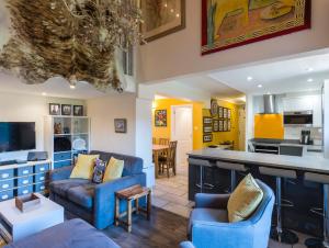 Ski-in/ski-out & pool: great for summer and winter