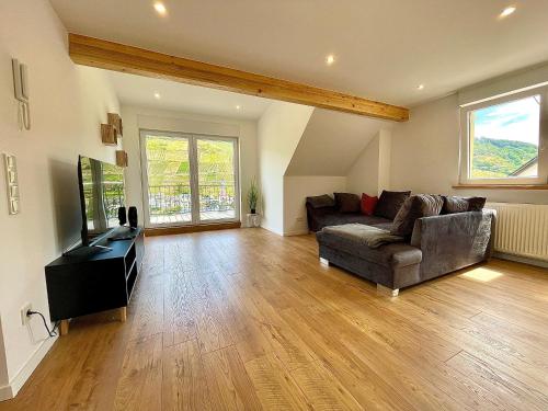 Sky Apartment, Blick zur Mosel, großer Balkon, Kaffeemaschine, Smart TV