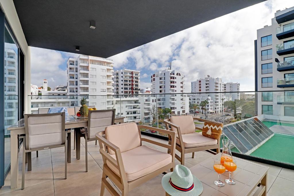 Sky Beach Apartment Franciso Sá de Carneiro, Terraços de Quarteira I, Bloco E, 8125-147 Quarteira