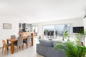 Sky Terrace - Sea Views & BBQ by Silver Prop