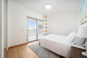Sleek New Apartment, Horta Galvao, Lagos Algarve