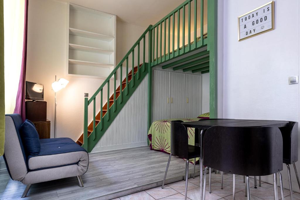 Appartement Sleep in Versailles RDC fond de cour D 4 Rue Saint-Julien 78000 Versailles