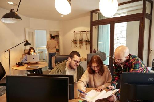 Slow - Coliving & Coworking (house)