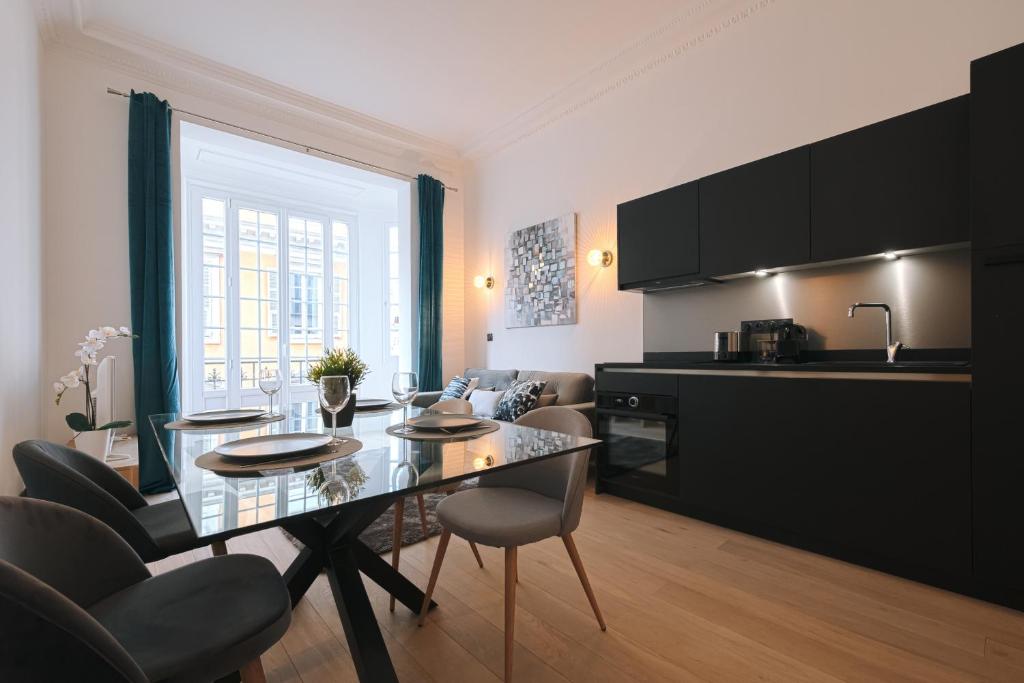 SMARTBNB - Appartement 2 chambres - Luxe - Carré d'or - Plage 12 Rue du Congrès, 06000 Nice