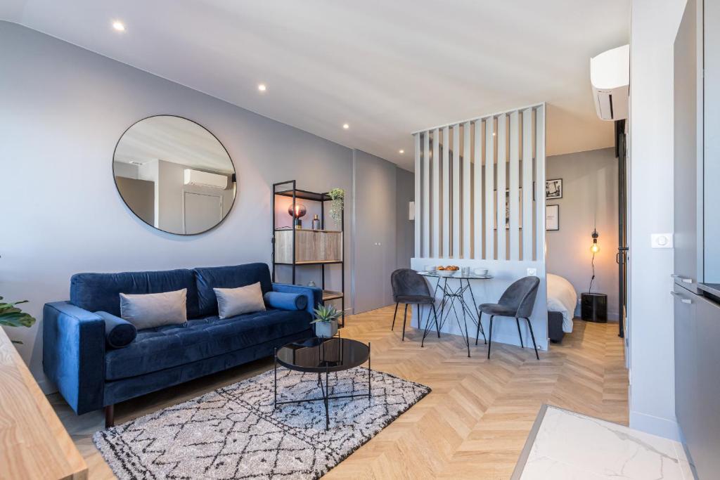 SMARTBNB - Dernier etage Ascenseur - 1 min Plage et Zone Pietonne Suede, 1, 06000 Nice