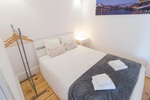 Smooth Oporto Apartment by Porto City Hosts