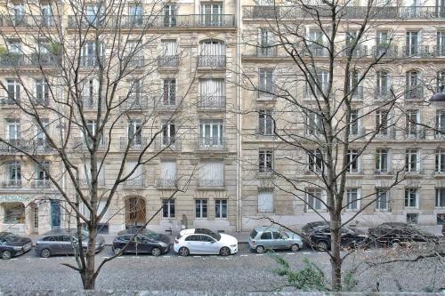 Somptueux appartement proche Champs-Elysées