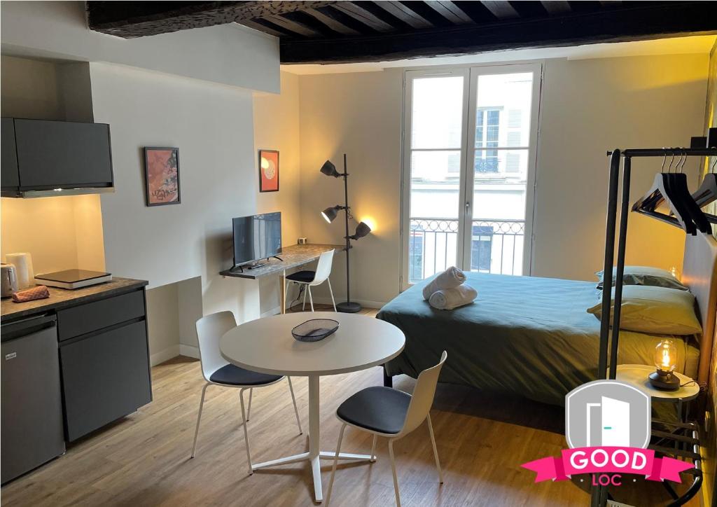 Appartement Somptueux studio Hyper Centre avec WIFI 1er étage, porte de gauche 99 Rue Bannier 45000 Orléans