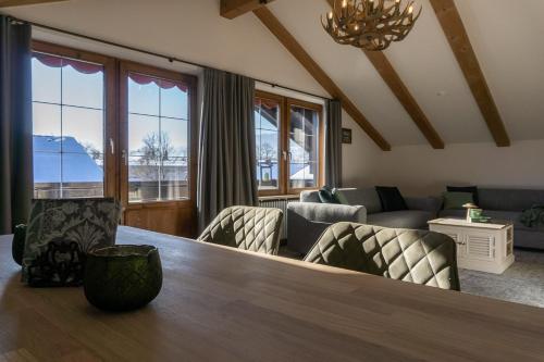 Sonnig, Balkon, Berge & im Herzen von Sonthofen