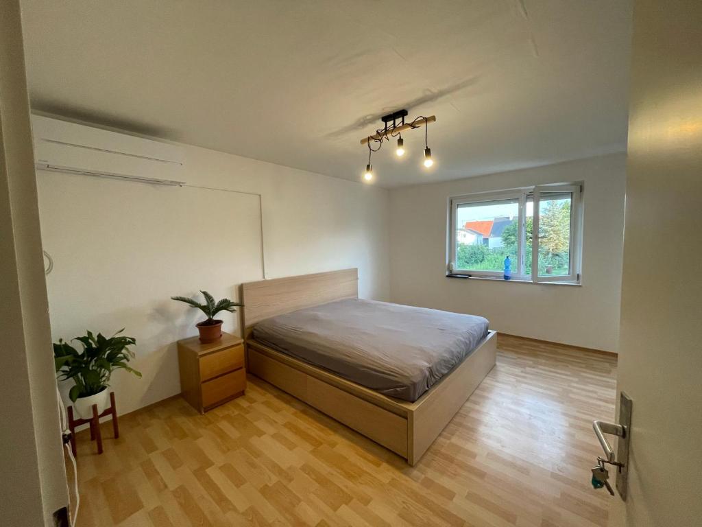 Appartement Sonnige 3 Zimmer Wohnung mit schönem Balkon im Grünen 13 Friedrichstraße 72768 Reutlingen