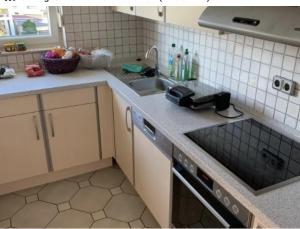 Sonnige 3 Zimmer Wohnung mit schönem Balkon im Grünen