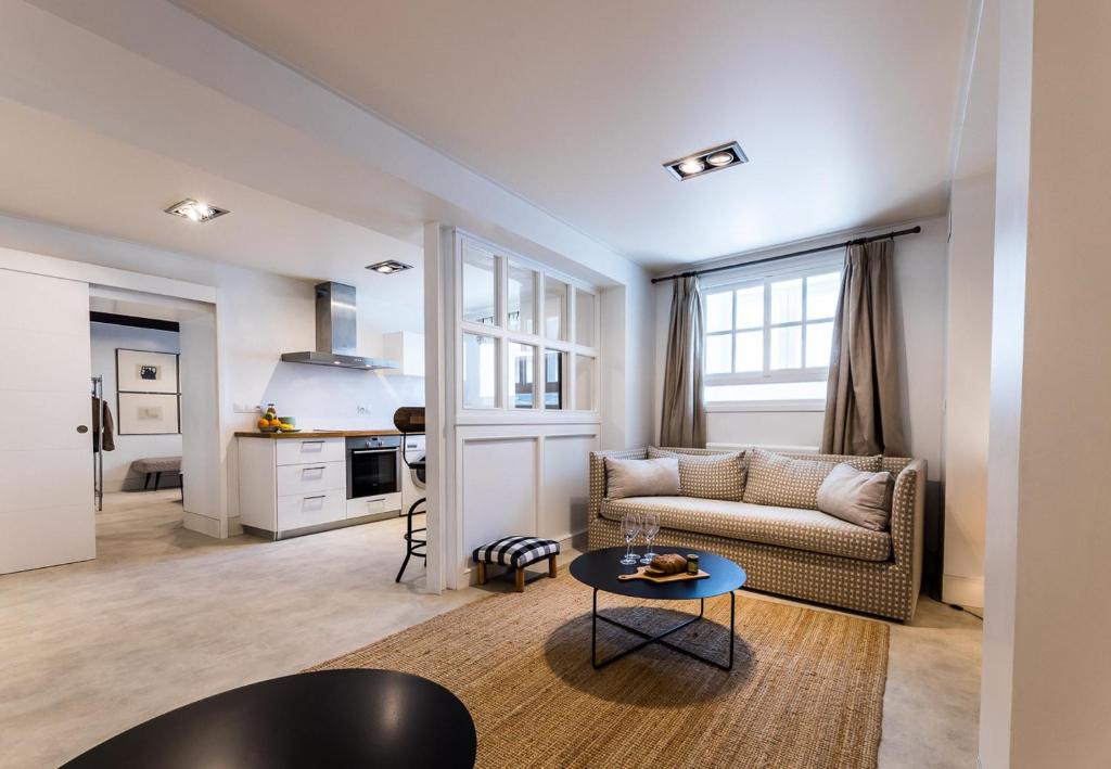 SOTOAN KEYWEEK Design Apartment close to the Port-Vieux beach in Biarritz Du port vieux 17, 64200 Biarritz
