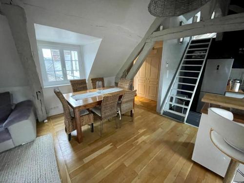 Sous les clochers de Rouen - spacieux logement
