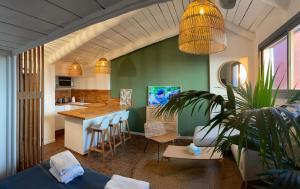 sous les toits de st tropez