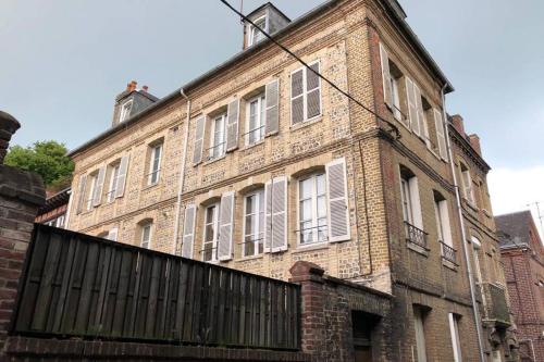 Sous les toits