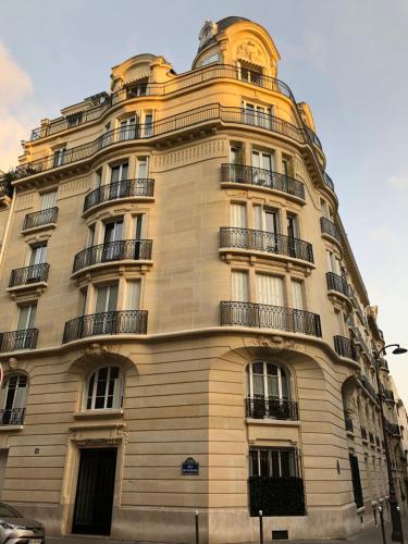 Sousplex Paris Champs Elysées 70M2