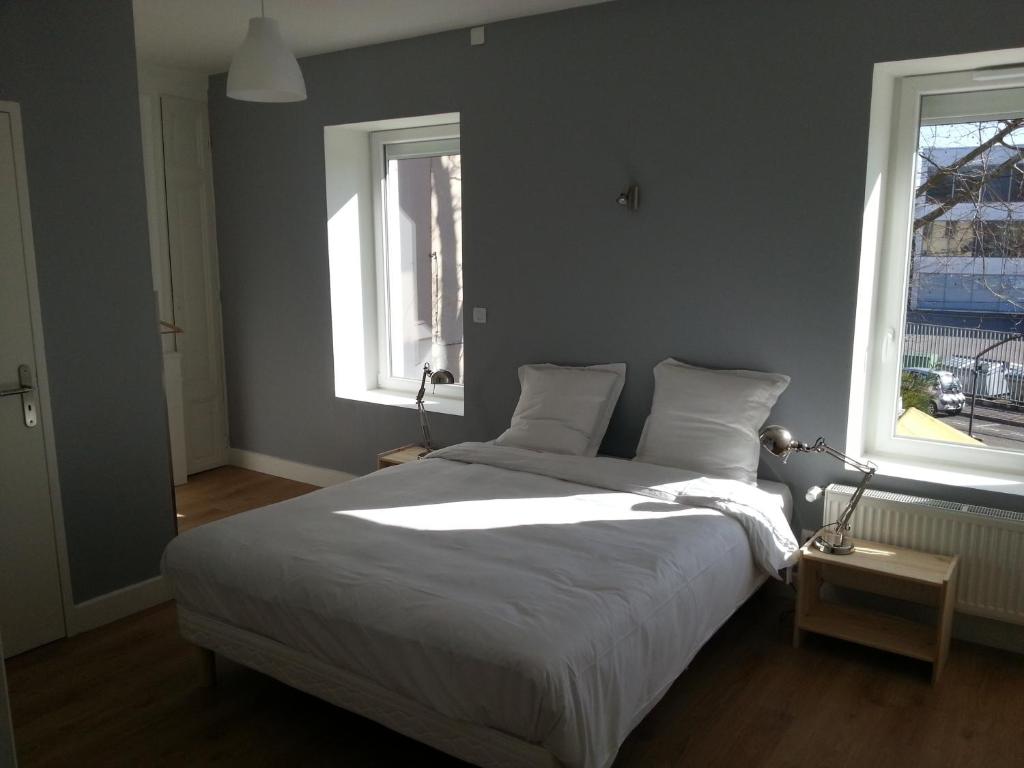 South facing 2-bed apartment with fireplace, Terrasses dEos 74300 Flaine