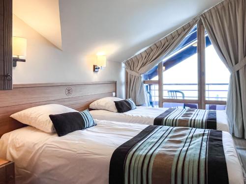 South facing 2-bed apartment with fireplace, Terrasses dEos