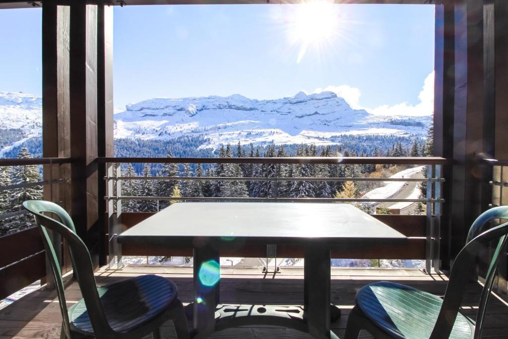 South-facing newly renovated 2-bed apartment Les Terrasses d'Eos Flaine Montsoleil, 74300 Flaine