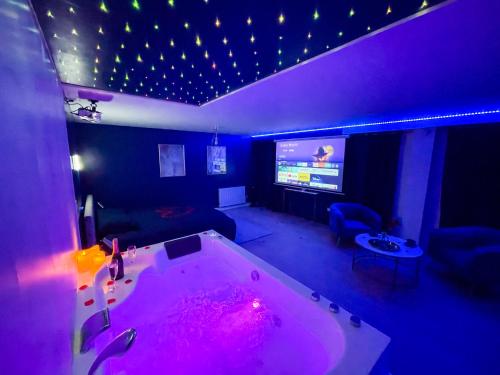 Spa sous les étoiles - Cinéma - Netflix - Parking - Gare